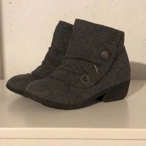 Kids shoes w heels 12 boots